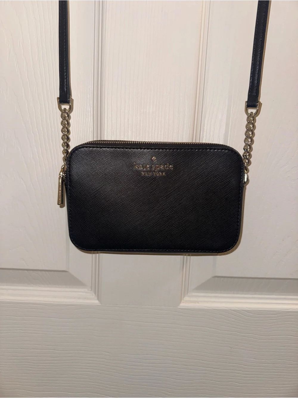 kate spade black saffiano crossbody bag with gold chain strap